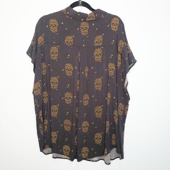 Torrid Plus Size Skull Challis Button Down Top - Picture 6 of 6